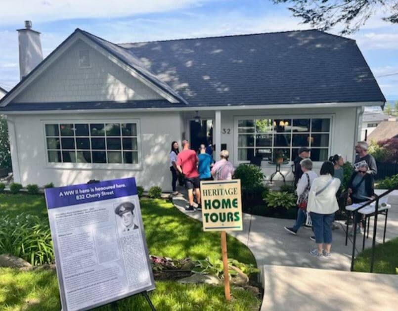 City to proceed with Heritage Review -- but will not cancel Street Light Replacement contract