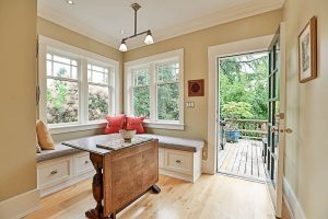 Eat-in kitchen nook