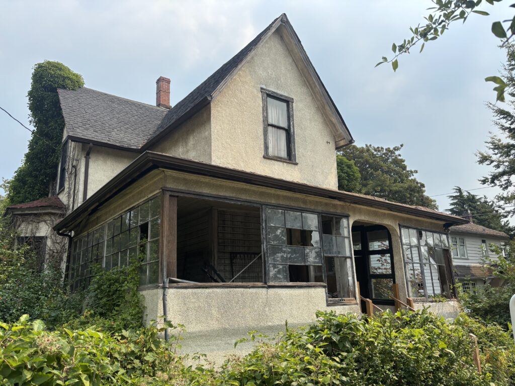 239 Fourth Street in its current condition.